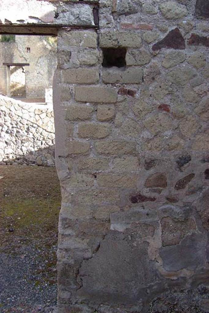 IV.18, Herculaneum, July 2001. Room 9, south side of doorway in east wall leading into triclinium 10.
Photo courtesy of Nicolas Monteix.